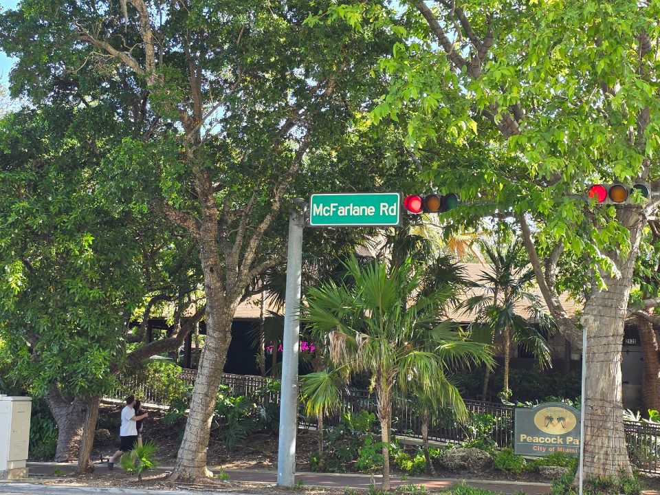 McFarlane Rd sign