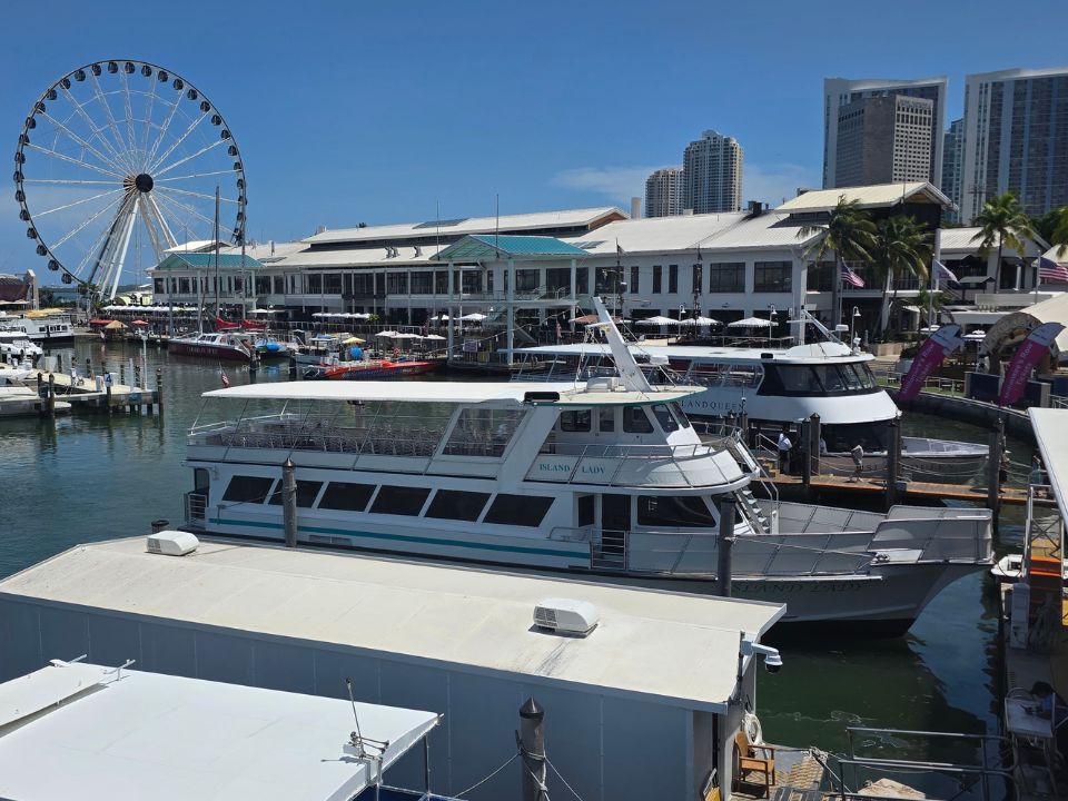 Bayside Marketplace Downtown Miami