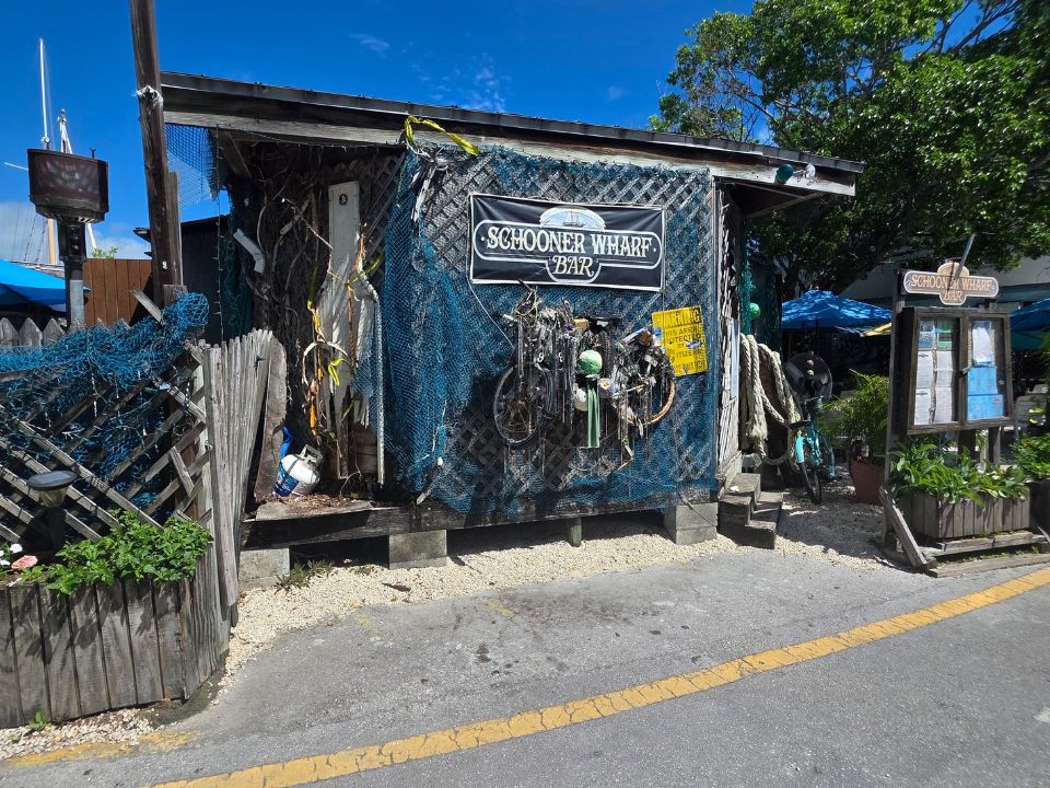 Schooner Warf Bar