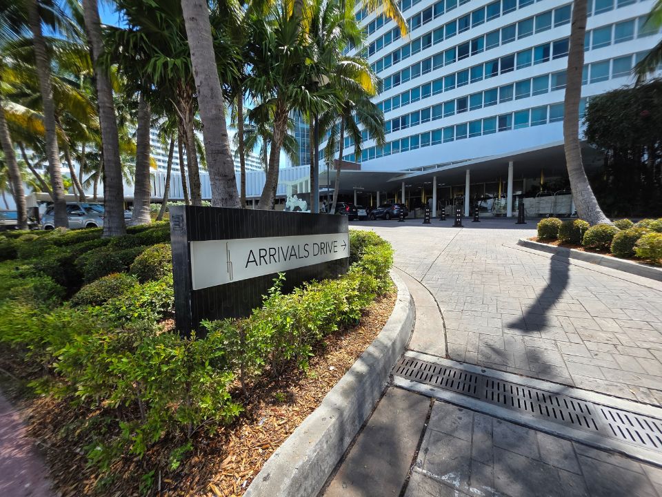 Fountainbleau in Miami Beach Arrivals Drive