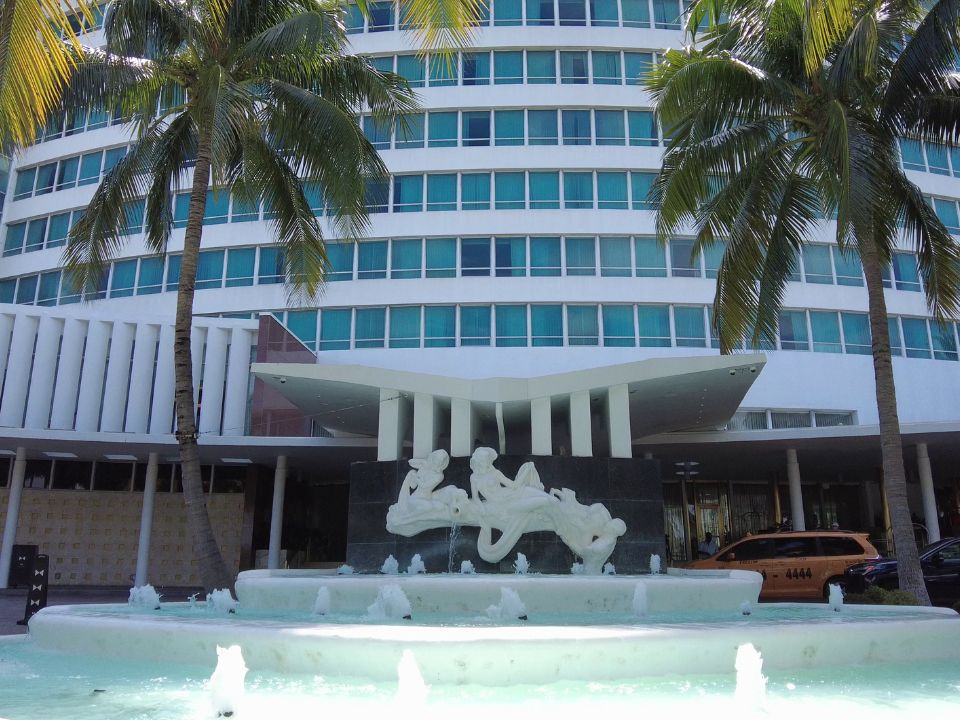 Fountainbleau Fountain at Miami Beach