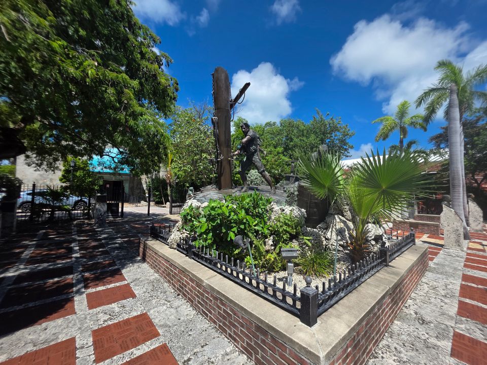 The Wreckers sculpture in Key West