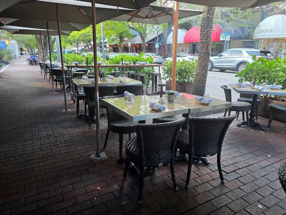 Greenstreet Cafe outdoor seating in Coconut Grove Miami